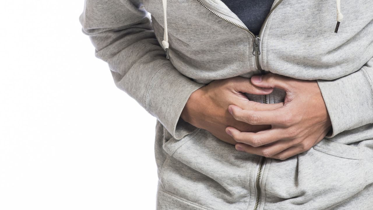 Todo ello puede afectarnos no sólo a nivel emocional y mental, sino también a nivel físico. Nos sentimos enfermos por toda la mala onda que alguien nos manda.