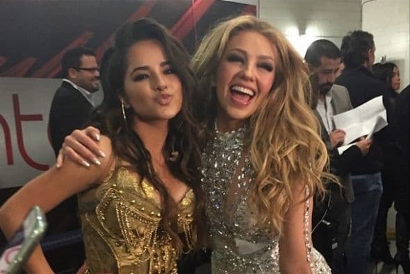 Igual de besucona que Thalía es Becky G, quien ha declarado ser súper fan de la estrella latina.