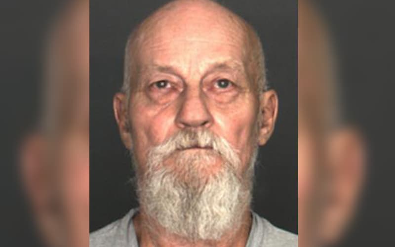 Un fugitivo fue arrestado en California bajo acusaciones de mantener a una menor cautiva en un cuarto por años 