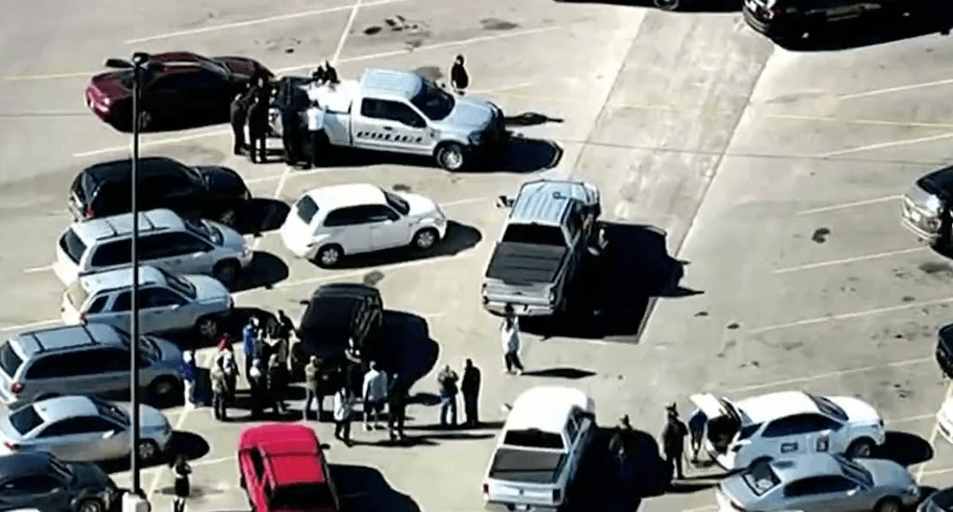 Tres personas mueren en un tiroteo en el estacionamiento de un Walmart en Duncan, Oklahoma