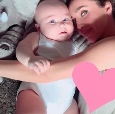 Ahora está interpretando el rol más importante de su vida, el ser mamá del encantador Manuel, siendo el político Manuel Velasco su esposo y compañero de vida.