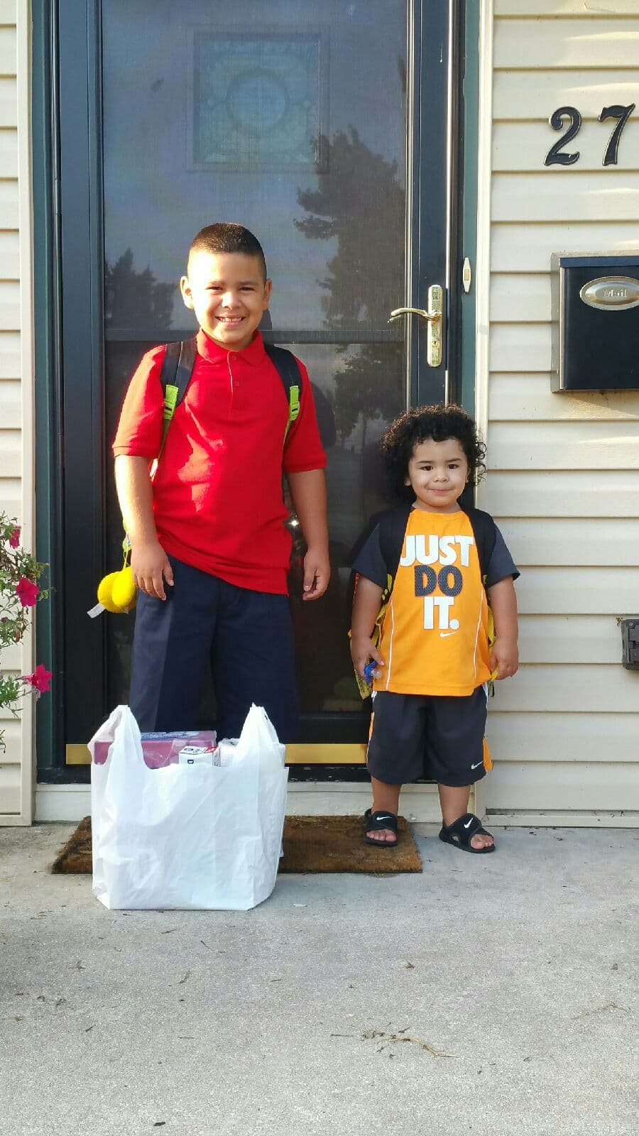 Usuarios de Univision Chicago comparten fotos de sus hijos este regreso a clases. Les deseamos mucho éxito en el nuevo año escolar.