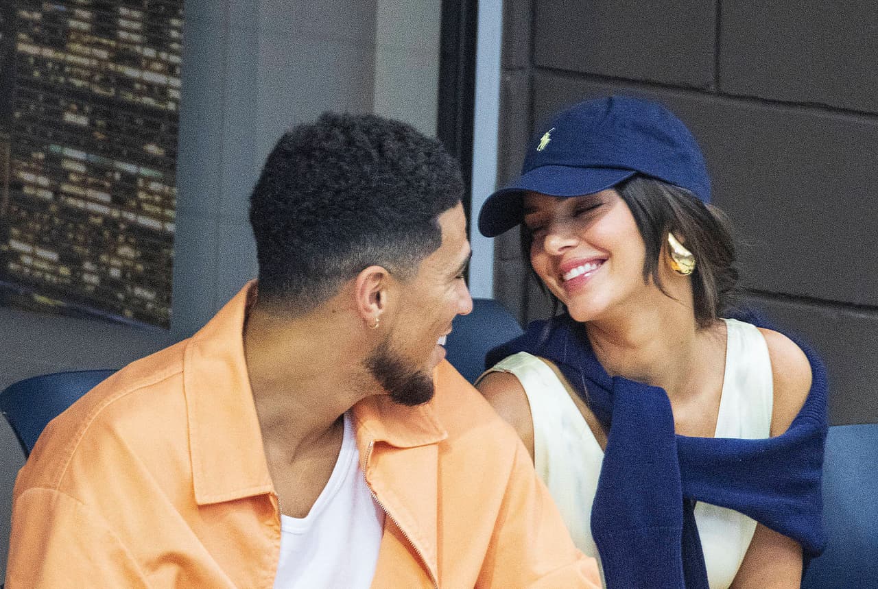 La más reciente relación sentimental que se le conoció a la modelo fue 
<b><a href="https://www.univision.com/famosos/kendall-jenner-devid-booker-terminan-romance-historia-amor-fotos" target="_blank">con el jugador de baloncesto Devin Booker. </a></b>
<br>