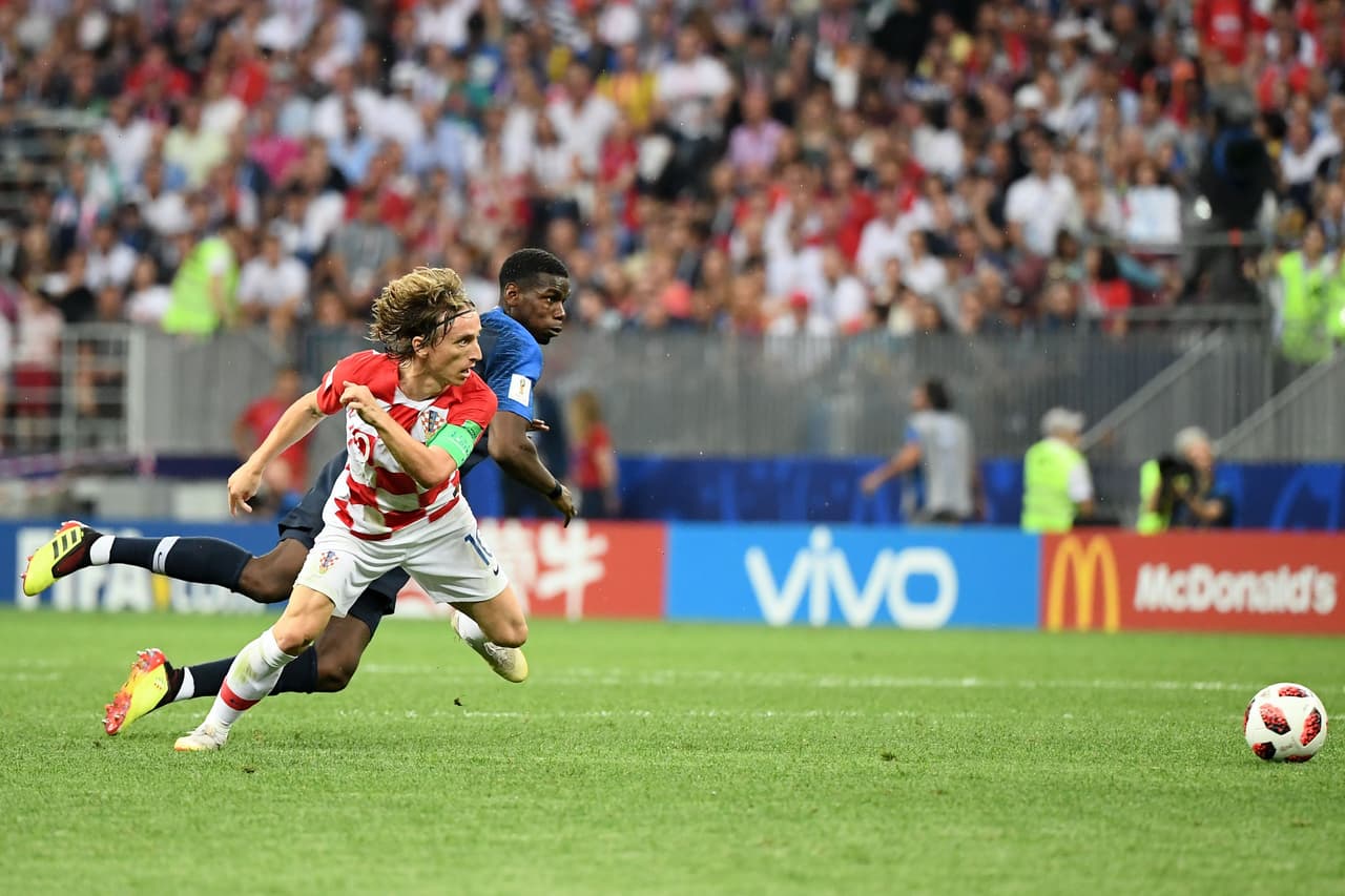 Sin embargo, los espacios eran escasos entre las líneas de su rival y le costaba encontrar su lugar.