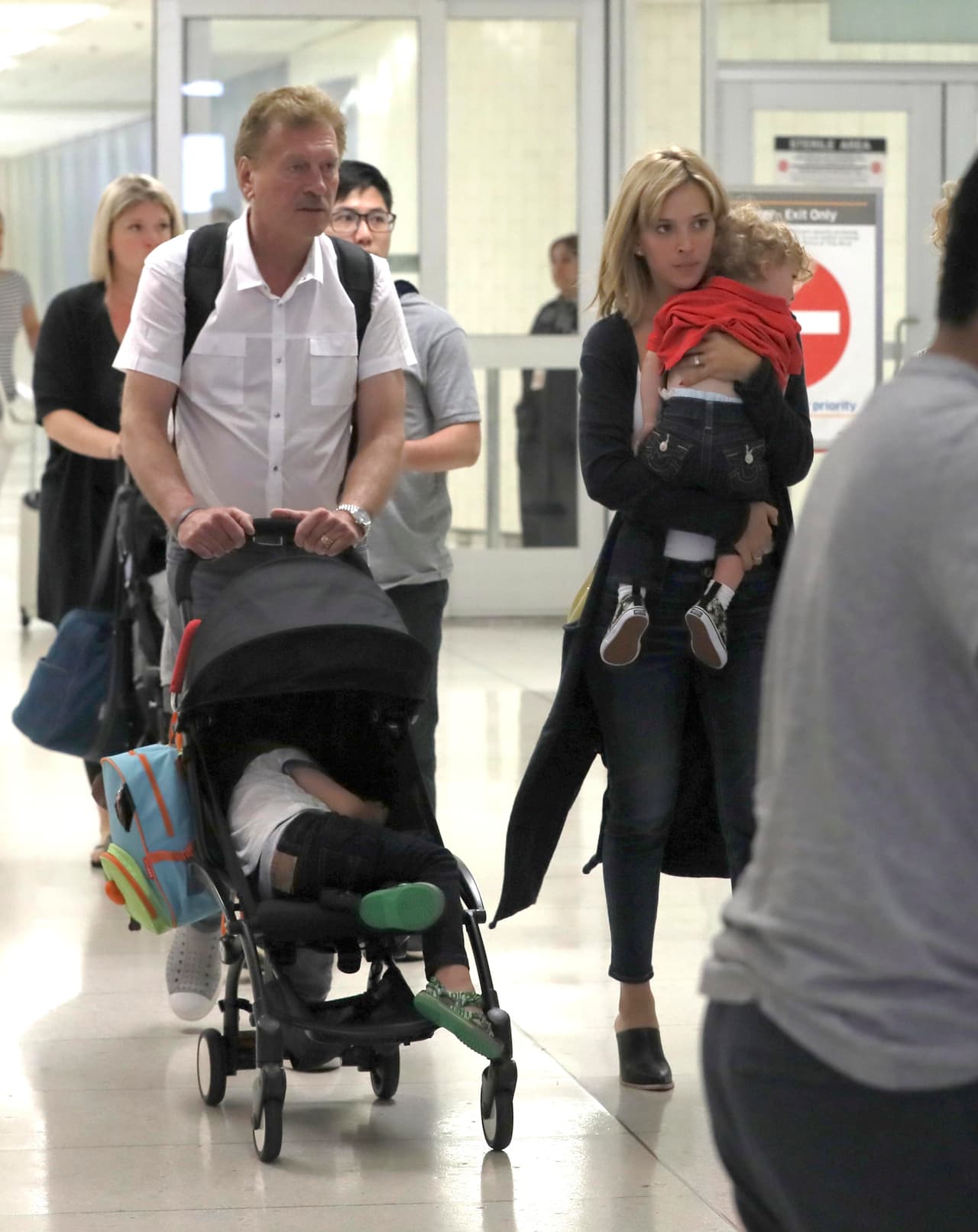 Lopilato de 30 años y madres de dos niños se encontraba en Argentina cuando notó que algo en su hijo no estaba bien.