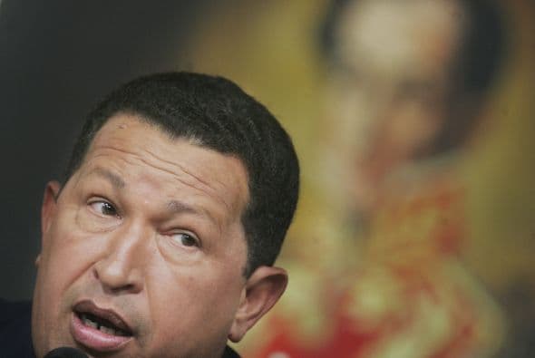 Hugo Rafael Chávez Frías... Hay rumores que la maldición de Simón Bolívar cobró una nueva víctima... ¿qué hay de cierto? ¿Casualidad, mentira, maldición? Existe la creencia popular de presagios de mala suerte y muertes al profanar una tumba… y Chávez abrió la tumba del Libertador... eso nos pone a reflexionar… usted decida…