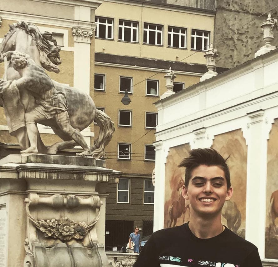 Así lo hizo la noche del miércoles 19 de agosto a través de
<b><a href="https://www.instagram.com/gallardoni/" target="_blank">su cuenta de Instagram. </a></b>
<br>