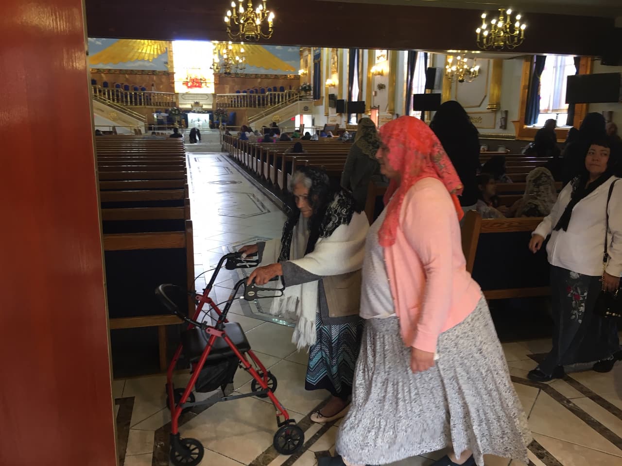 Después de que la Fiscalía anunció la tarde del martes los cargos contra García y tres presuntos cómplices, en este templo se realizó una jornada de rezos, cantos, lecturas bíblicas y sermones que se extendió por varias horas.