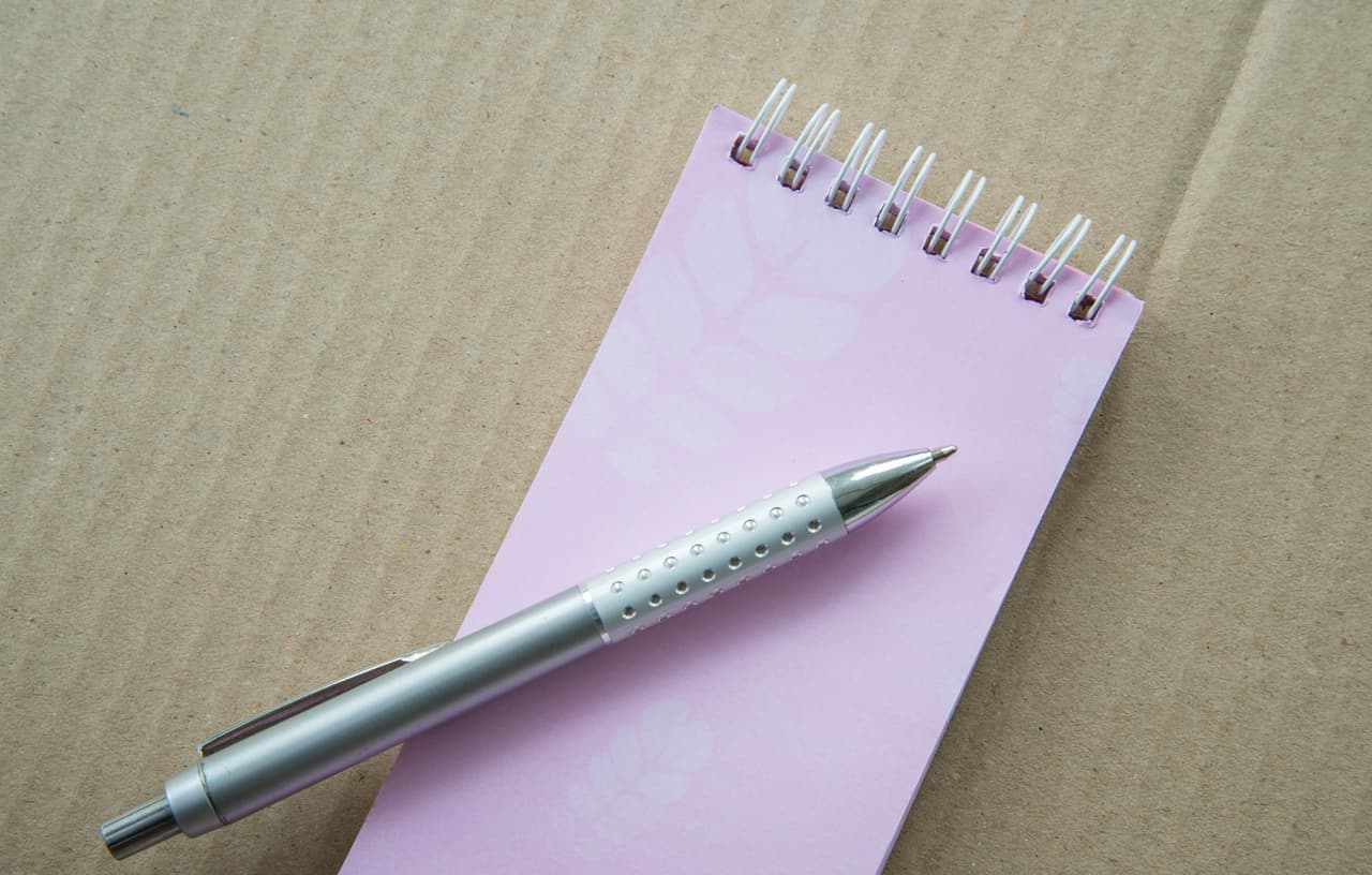 ¿Qué hacer para aprovechar esta energía? Escribe tus sueños, lleva un diario de los mismos y te asombrarás de o que vas a descubrir en sus símbolos y señales ocultas, llamadas, oníricas.