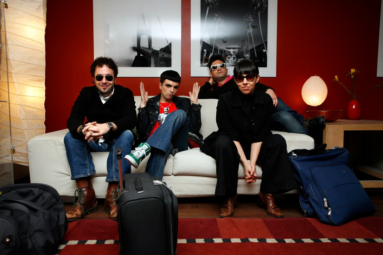 "Está todo bien por suerte fue
<b>sólo un susto</b>. Hicimos el trámite en el consulado y ya le dieron su autorización para salir del país, estamos tranquilos", sostuvo Fabián Retamozo, miembro del staff de Miranda!.