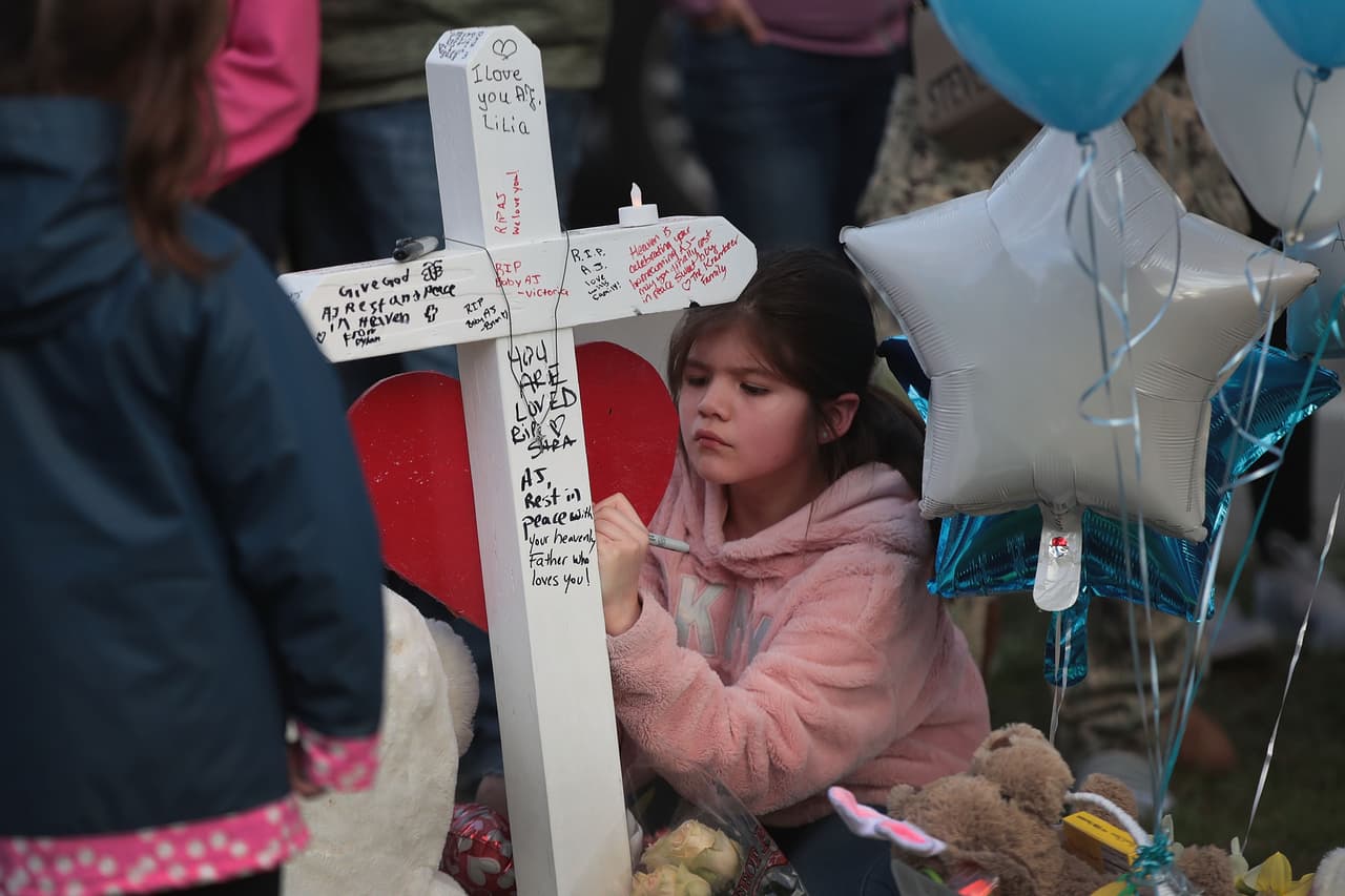Su padre, Andrew Freund, se declaró inocente y sigue en espera de juicio.