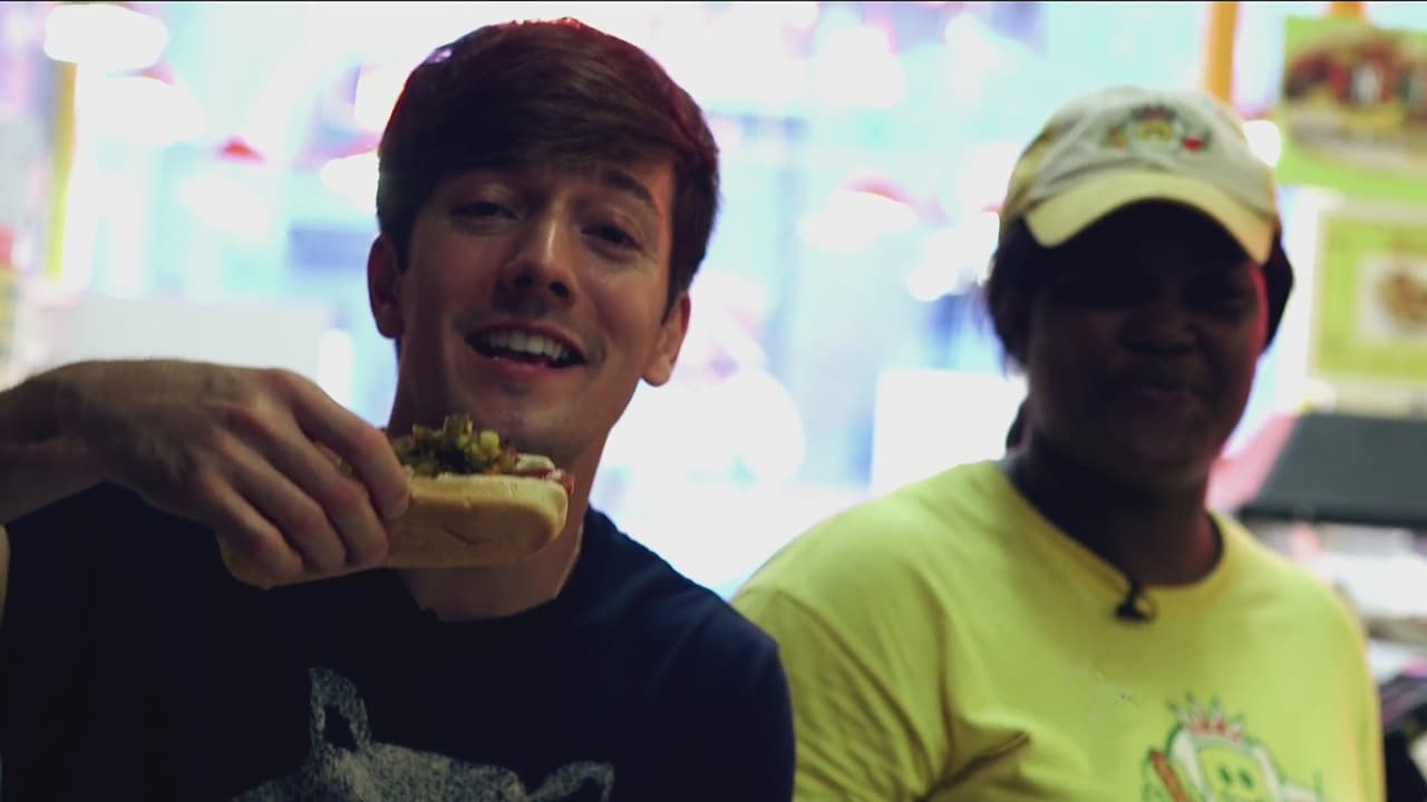 Mientras tanto, Roger se fue directo a comer unos deliciosos hot dogs.