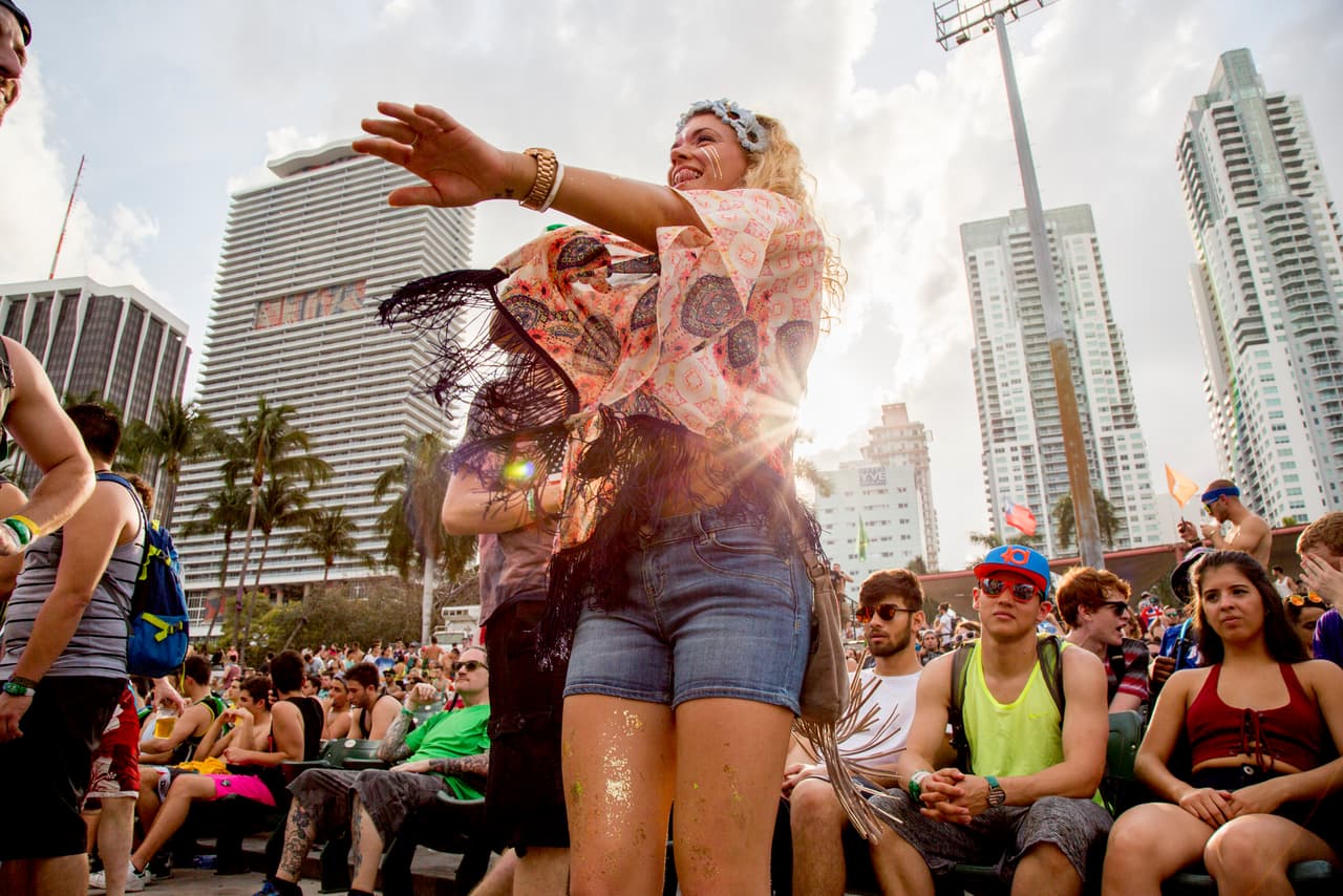Algunas decidieron simplemente lucir el estilo bohemio de festivales pasados como Woodstock del 69, aunque eran pocas las que apelaron a la tendencia hippie.