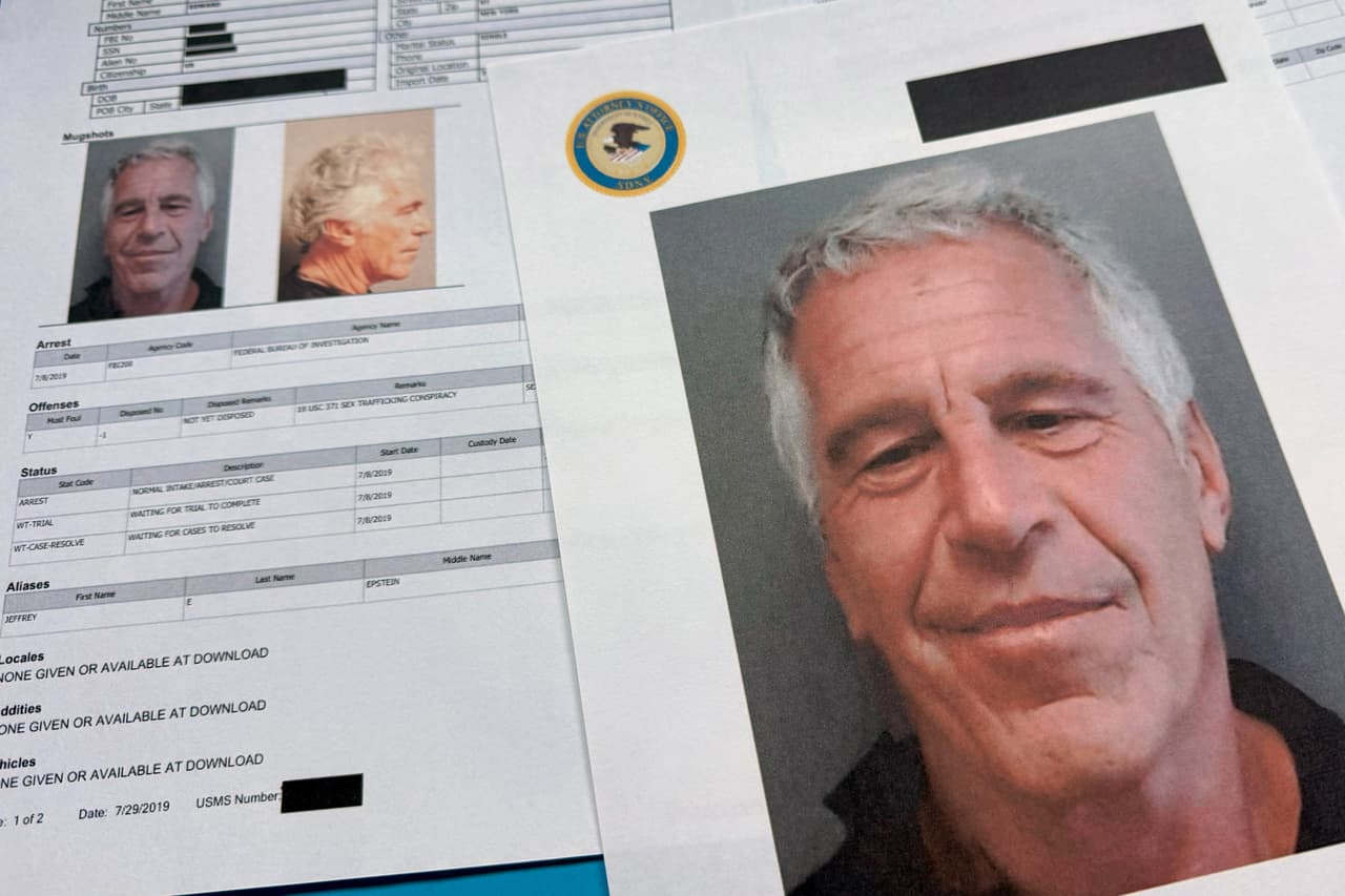 Estudiantes de escuela de arte en Michigan reportaron conducta sexual inapropiada de Epstein hace más de 20 años
