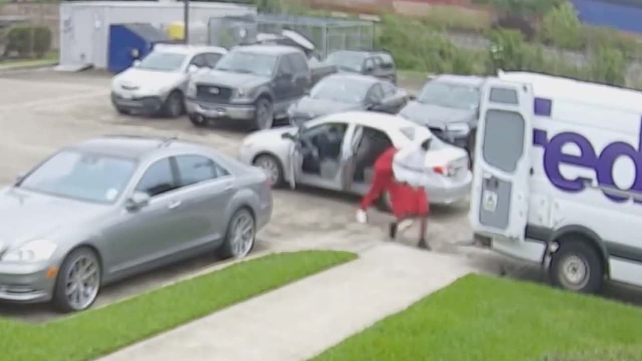 Buscan a sospechosos de robar un camión de FedEx al norte de Houston