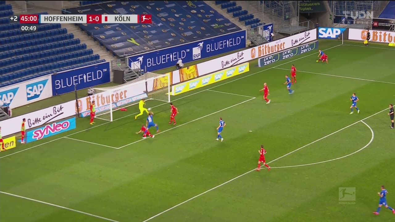 ¡Atajadón con el pie de Timo Horn! Hoffenheim iniste y el Colonia se salva de nuevo del 2-0