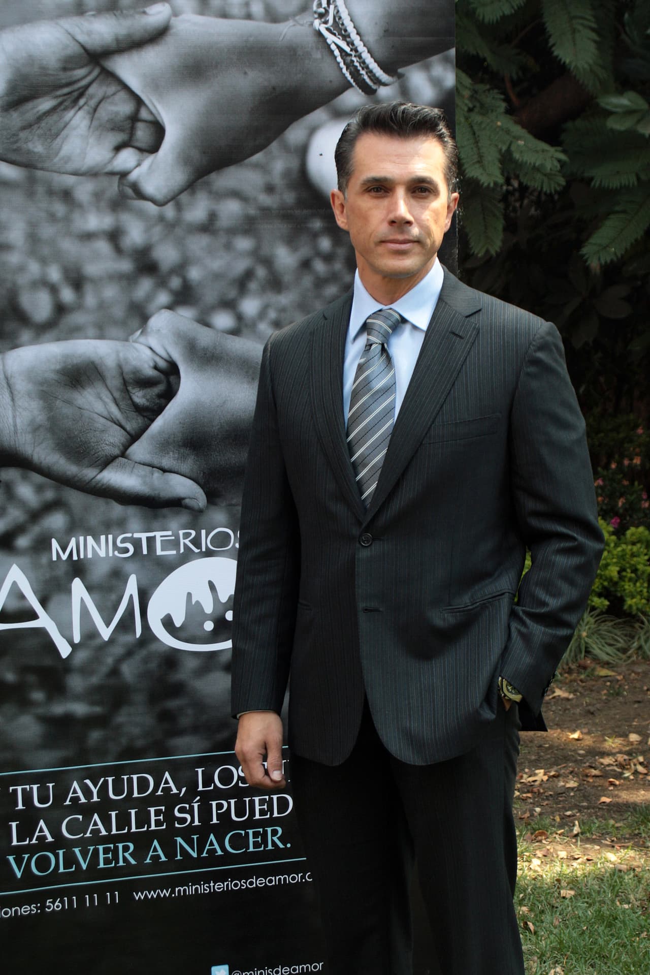 La exnuera de Sergio Mayer se le fue a la yugular al mencionar que él está respaldando a su hijo para que no le dé lo que dictan las autoridades: “Imagínate que esa persona que quiere cuidar el país le parezca justo que me dé 'algo' y no lo que mande la ley". 
<br>