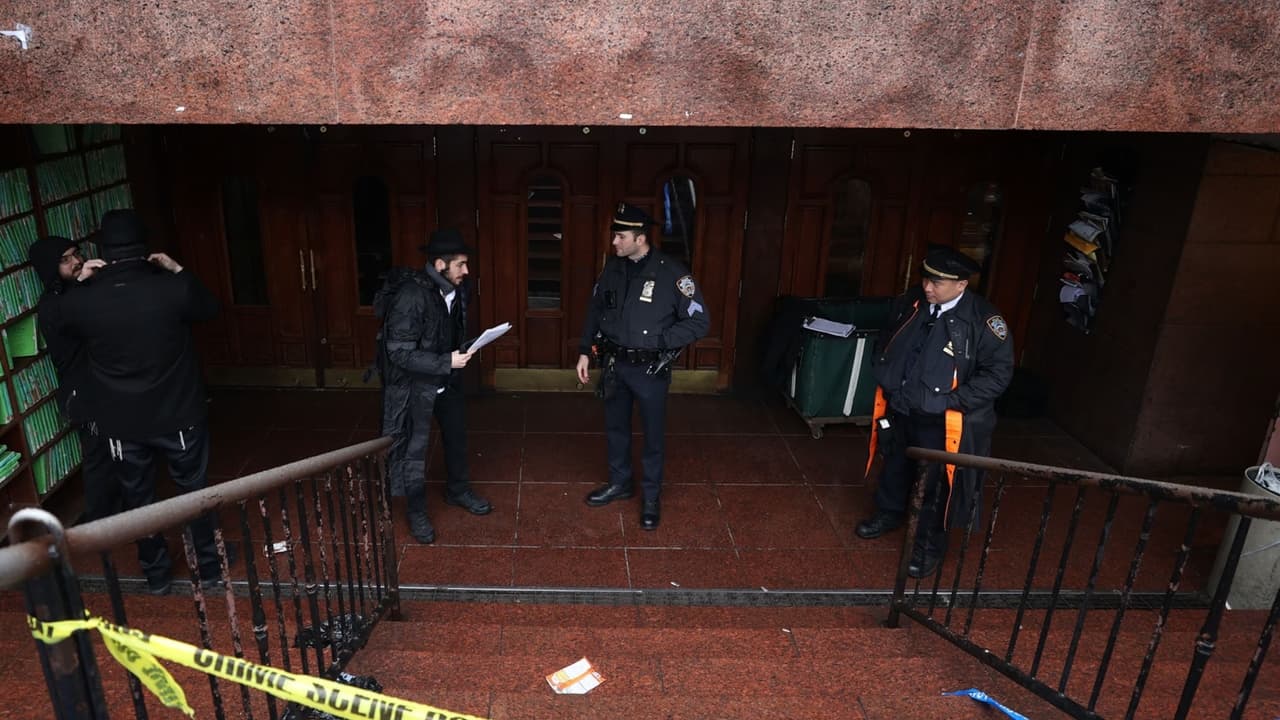 <b>Los disturbios del lunes fueron controlados por la Policía de Nueva York, arrestando a 9 personas</b>. Todos son de entre 19 y 21 años, y fueron detenidos por conducta criminal, peligro imprudente y allanamiento de morada.