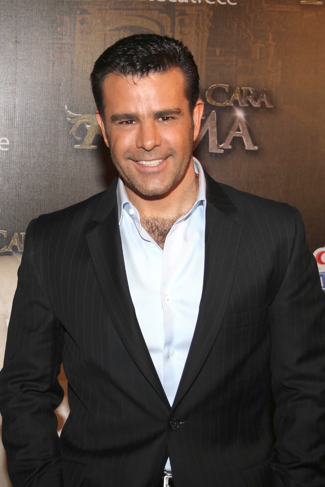 Iniciamos el conteo con 
<b><a href="http://www.univision.com/temas/eduardo-capetillo">Eduardo Capetillo</a></b>, quien ahora podría ser candidato para ser alcalde de uno de los municipios del Estado de México, lugar en donde radica el actor junto a su familia.