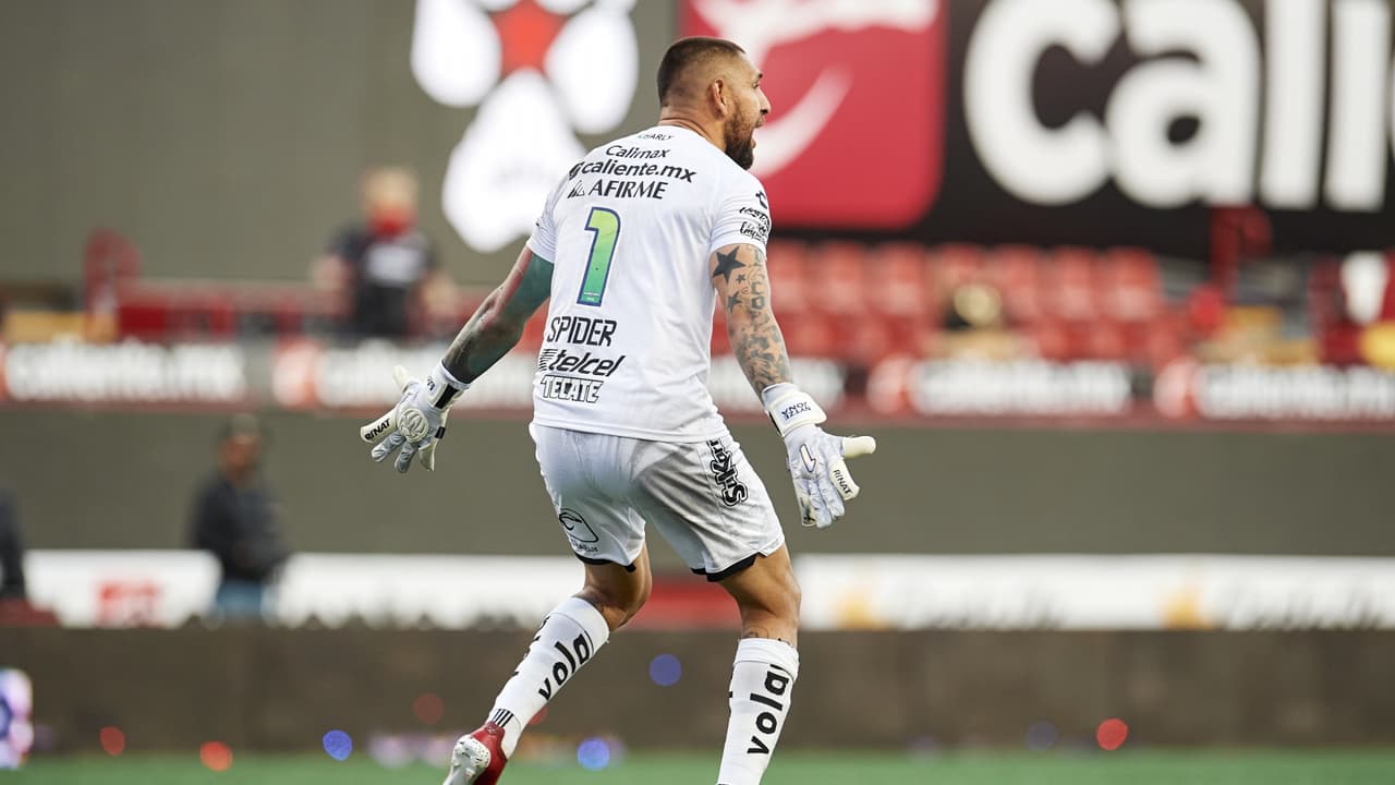 La estratosférica cantidad que pagó Jonathan Orozco por el 1 en Xolos