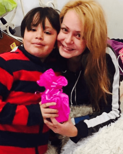 "A mi hijo finalmente no lo operaron, todavía tomamos medicamentos. A mi hijo le quedó el estómago perezoso y le mandan un medicamento que se llama Contumax, que lo tiene que tomar casi de por vida para poder ir al baño. Entonces, cuando dicen que es metira...", concluyó Spanic ante las cámaras de Fórmula Notas.