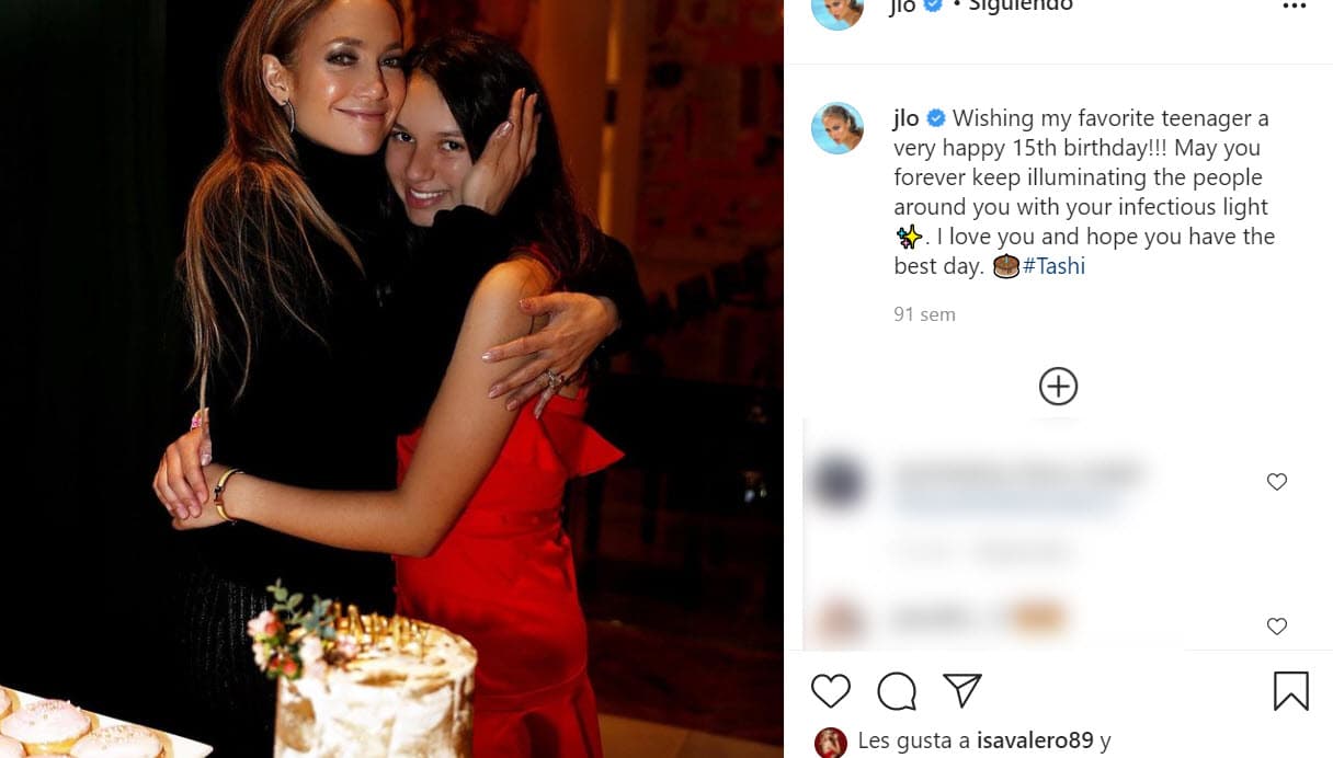 Un ejemplo es esta otra foto 
<b><a href="https://www.instagram.com/p/B5BVRjmgbD5/?utm_source=ig_embed&ig_rid=8f45d177-9438-4dcb-8682-f8010dfc9fc1" target="_blank">en la que está con Natasha </a></b>felicitándola cuando cumplió 15 años el 18 de noviembre de 2019. 
<br>