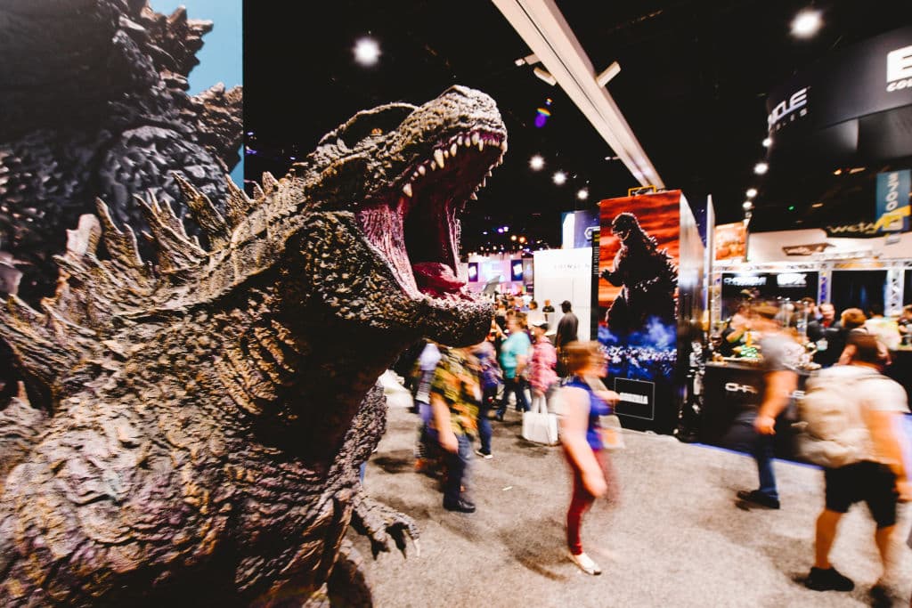 Y el efecto que logra la conferencia es una divertida y franco conversación entre creados y público.