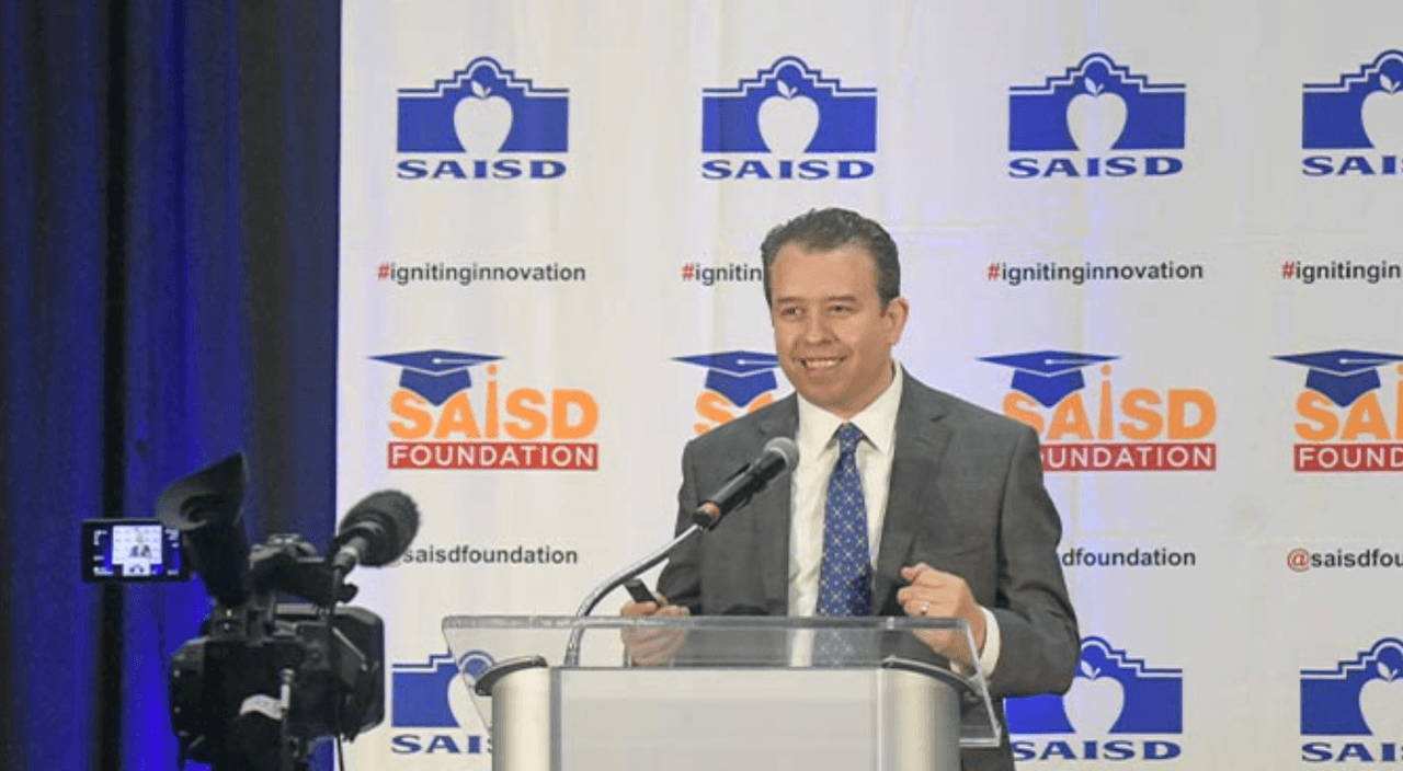 Pedro Martínez deja la superintendencia de San Antonio ISD; será el nuevo director ejecutivo de las escuelas en Chicago