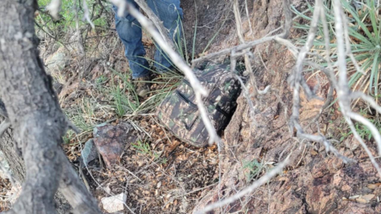 Hallan una mochila abandonada en la frontera: Adentro tenía drogas con valor de $200,000