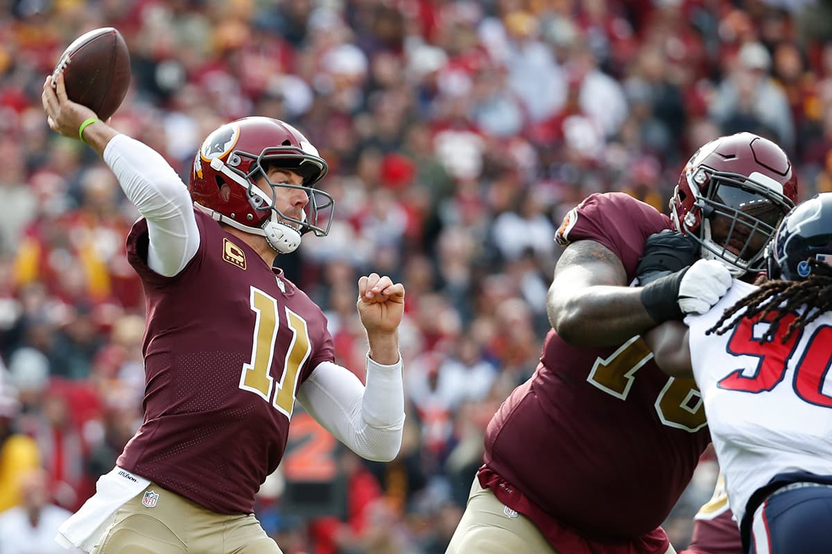 Alex Smith es el quarterback titular de los Washington Redskins que este domingo se enfrentaban en el FedEx Field a los Houston Texans.