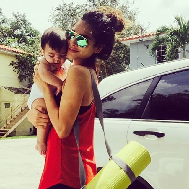 A través de sus redes sociales, Ale Espinoza ha comentado que lo único que quiere es hacer feliz a su hijo.