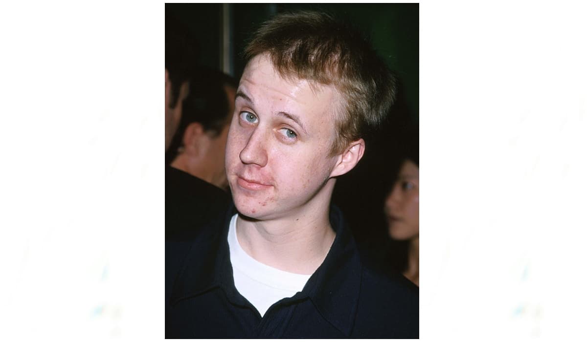 Benjamin Salisbury lo interpretó durante toda la serie, pero cuando 'La niñera' terminó no tuvo mucha suerte, ya que solo consiguió algunos papeles menores. En la actualidad trabaja como vicepresidente de operaciones del parque de Universal Studios.
<br>