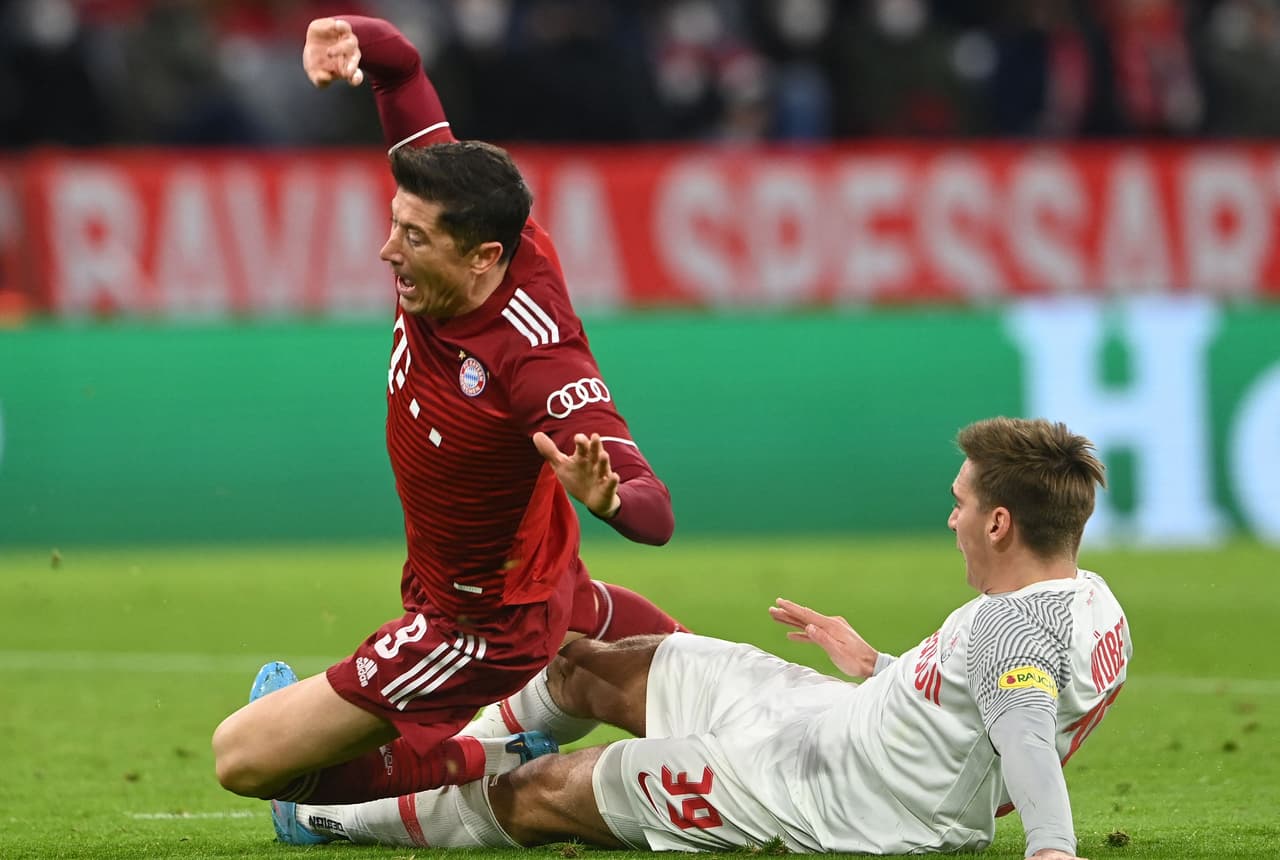 Bayern Munich fue una 'máquina bávara' de goles para avanzar a Cuartos de Final y dejar fuera al Salzburg por marcador de 7-1 en el Allianz Arena; hat-trick de Lewandowski.