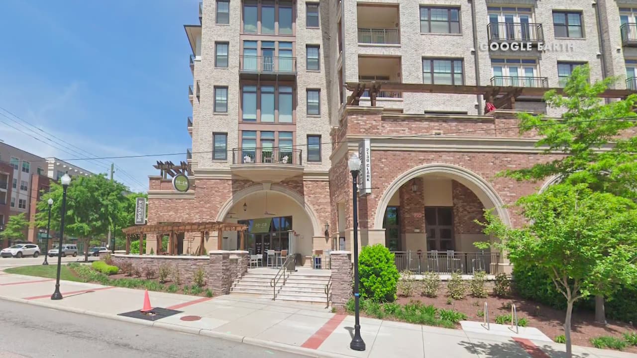 Rastrean los pasos del primer paciente de coronavirus en N.C. y hallan que cenó en un negocio latino