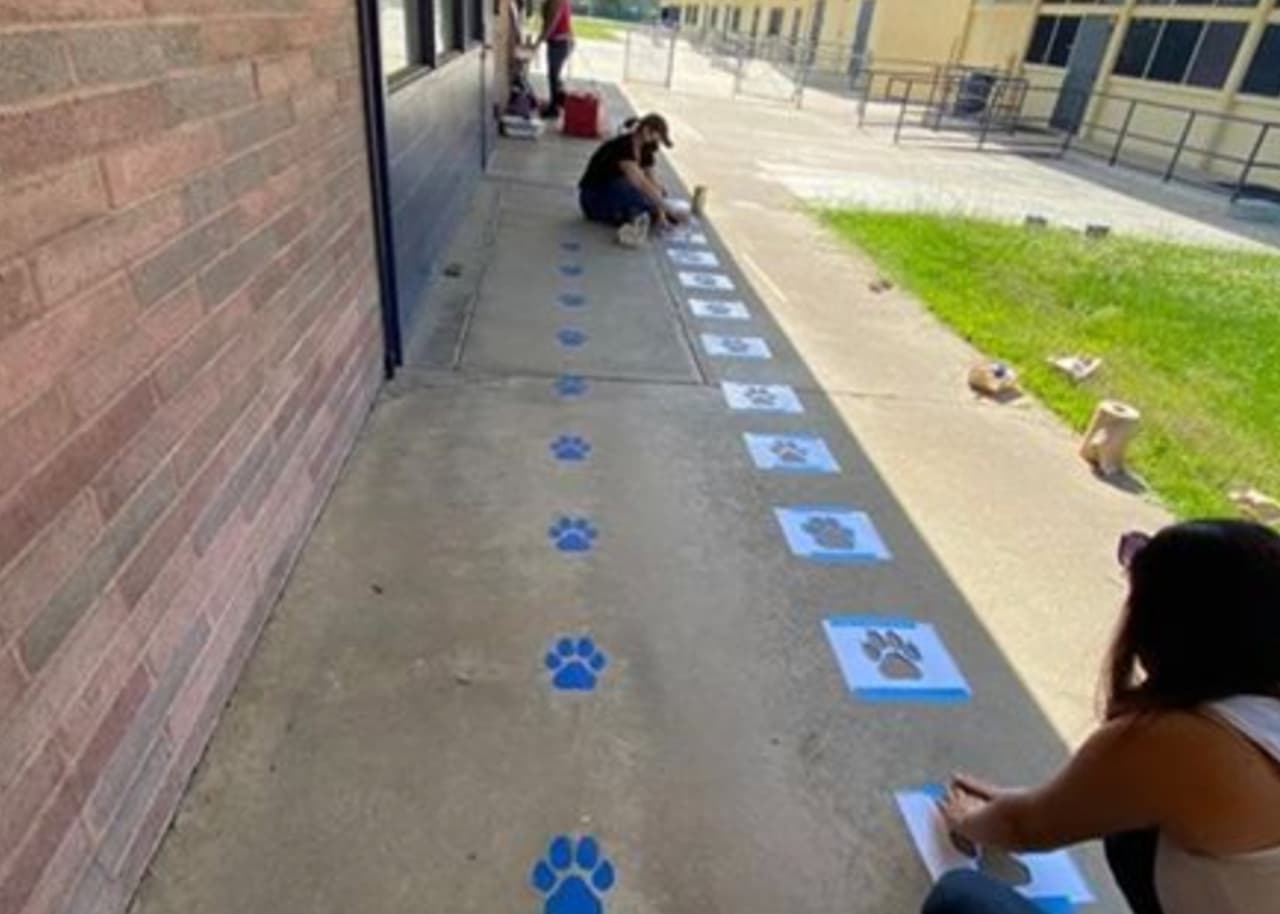 Instalar plantillas en las escuelas del condado de Madera también es parte de la iniciativa, y se ajusta a las modificaciones que han debido realizar las escuelas para preparar el eventual regreso a clases en medio de la pandemia por el coronavirus.
