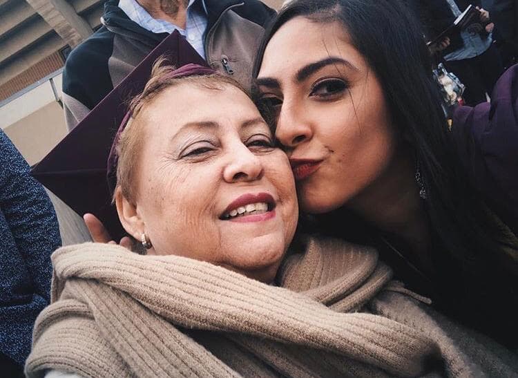 Charlene ama tanto a su abuelita Esther Alvarado, por su energía, su amor incondicional y por bailarse cada pieza del Gran Combo de Puerto Rico. También, por haberla criado y a sus hermanos, nuestra reportera describe a su abuelita como “la mejor”. 
<br>