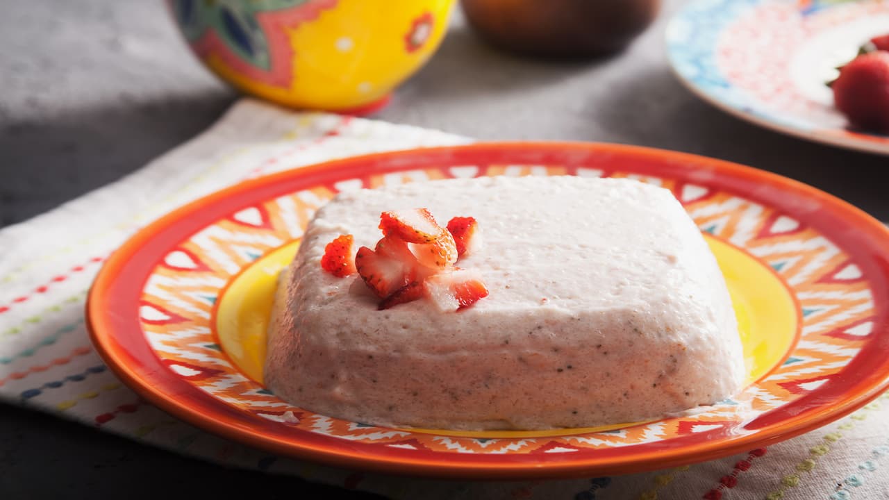 Gelatina de fresas con crema 
