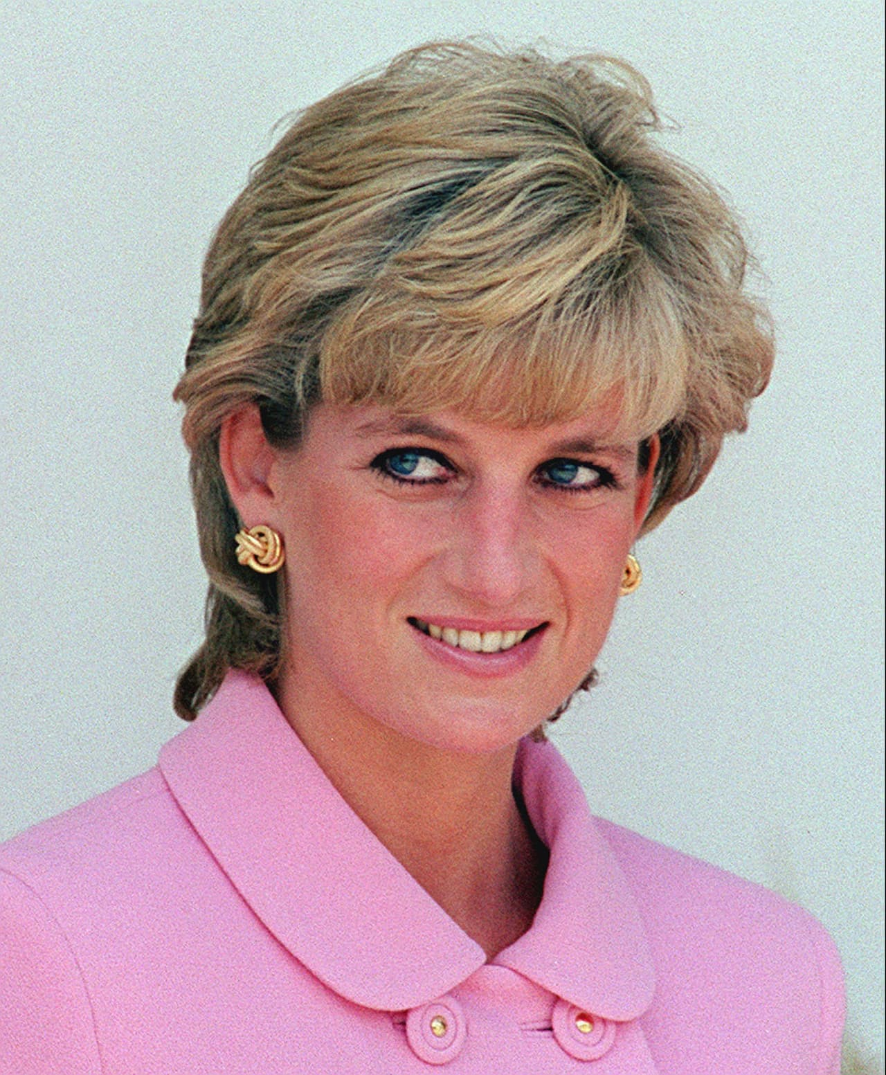 Desde la fundación de
<a href="https://www.youtube.com/">YouTube</a> en 2005, Diana Spencer se convirtió en el miembro de la familia real británica con la mayor cantidad de 'clips' vistos en la red “en todos los tiempos”.