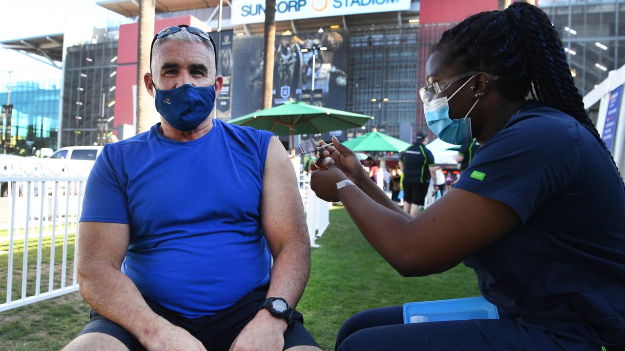 <b>Mira también: </b>Jorge Ramos habla con el Dr. Juan Rivera sobre la lucha contra la desinformación en redes sociales sobre la vacuna contra el covid-19.