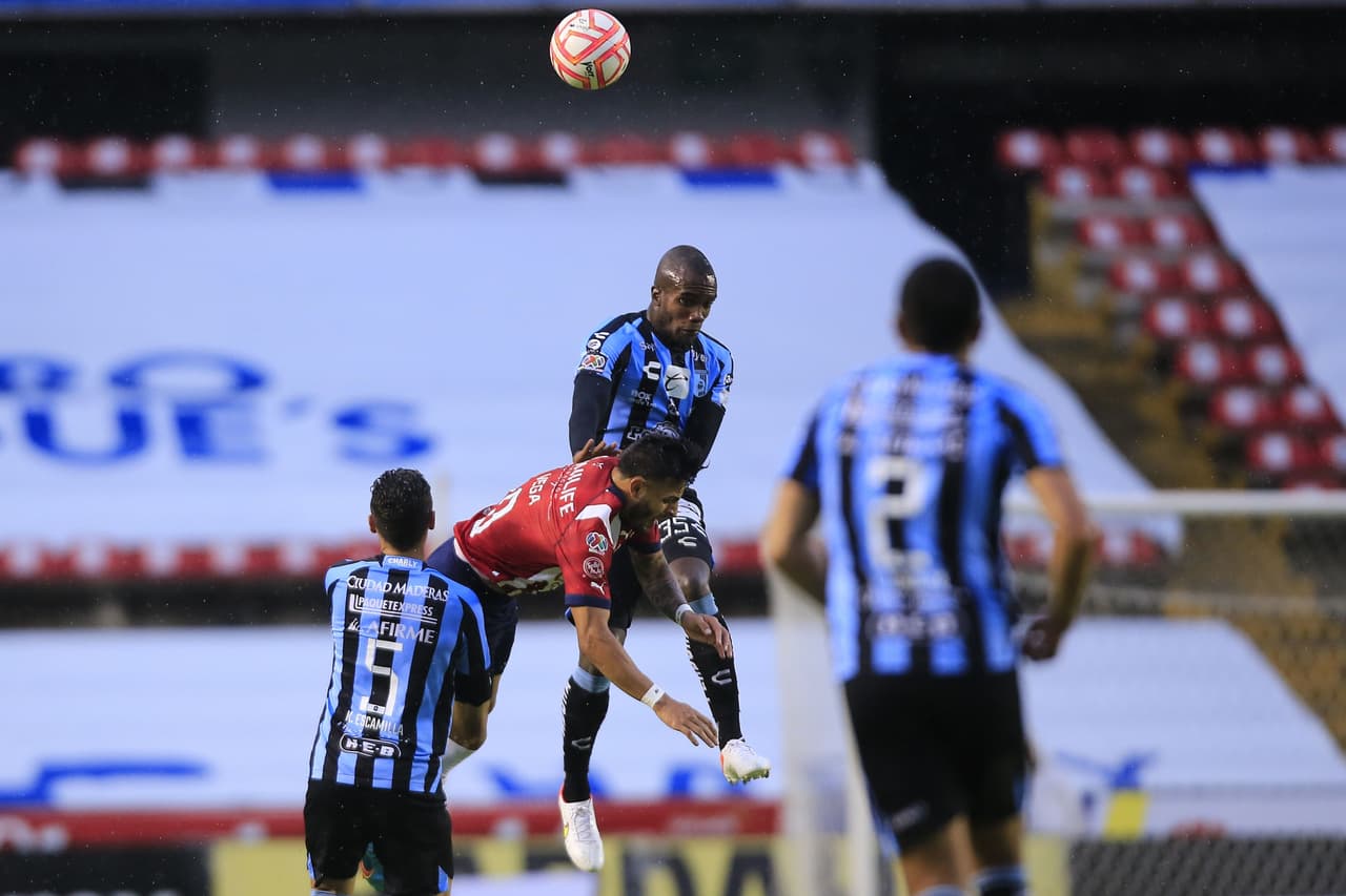 Chivas sigue sin ganar en el Apertura 2022 pese a los goles de Pérez-Bouquet y Alexis Vega, suma 4 empates y dejó ir una gran oportunidad para salir del irregular bache, mientras que los Gallos Blancos tampoco lograron salir del fondo de la tabla general.