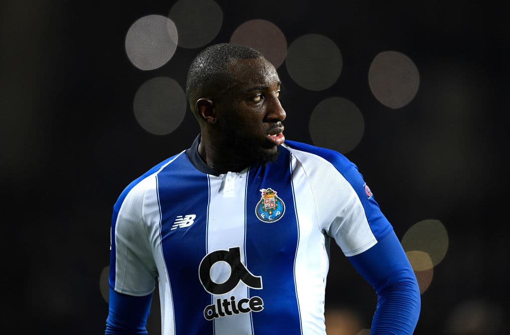 Moussa Marega, jugador del Porto, fue agredido con canticos racistas mientras disputaba un partido de la Liga de Portugal en contra del Vitoria de Guimaraes. Abandonó el campo posterior a haber anotado gol; no regresó al partido.