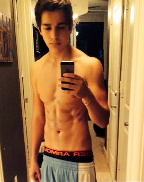 Aunque Austin ya está felizmente enamorado de Becky G, sus fanáticas no dejan de suspirar al ver estas fotos.