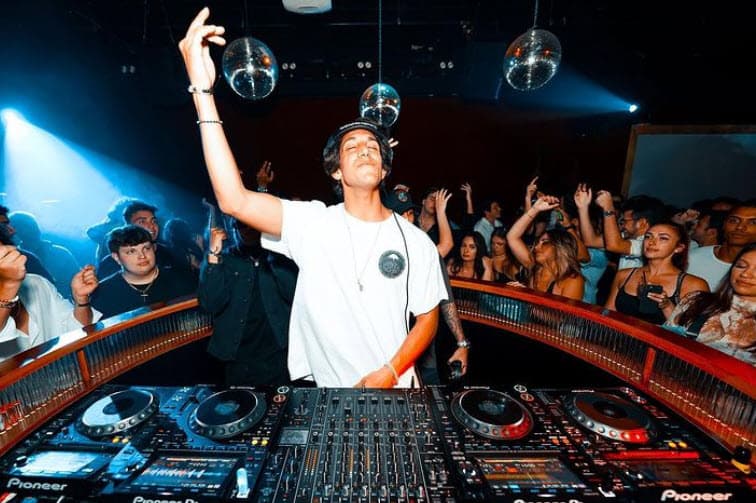 Su más reciente presentación fue a principios de abril, en donde puso a todos a bailar.
<br>