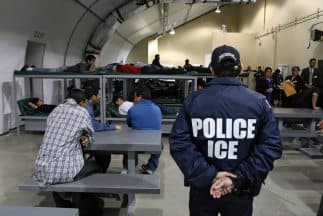 Detienen a 244 inmigrantes en una operación en California