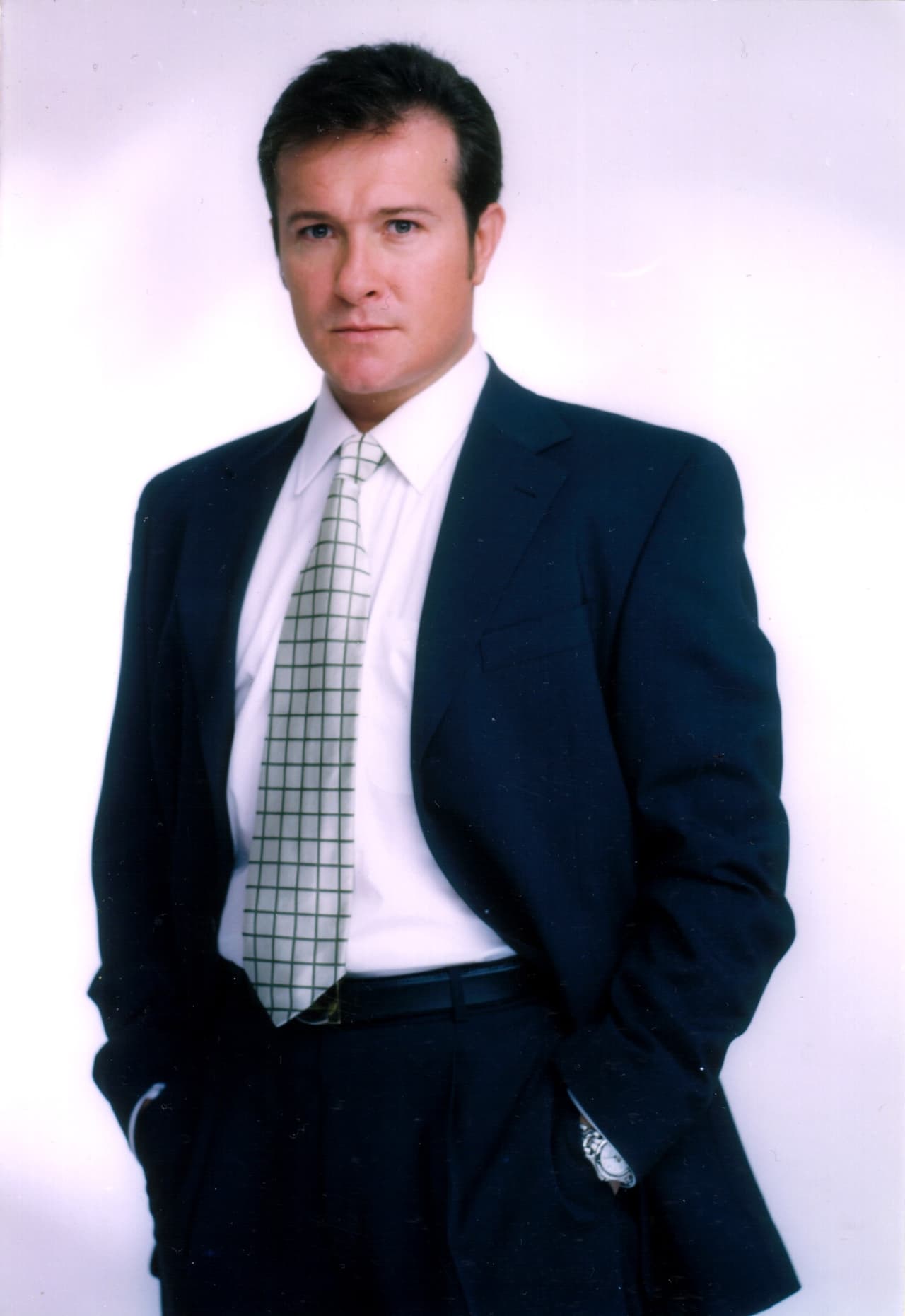 El actor dio vida a Edmundo Serrano, un abogado que defendió a Paulina y que no pudo evitar enamorarse de ella.