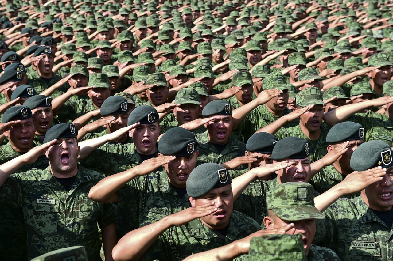 En los altos mandos del ejército mexicano, sigue habiendo una gran mayoría de hombres.