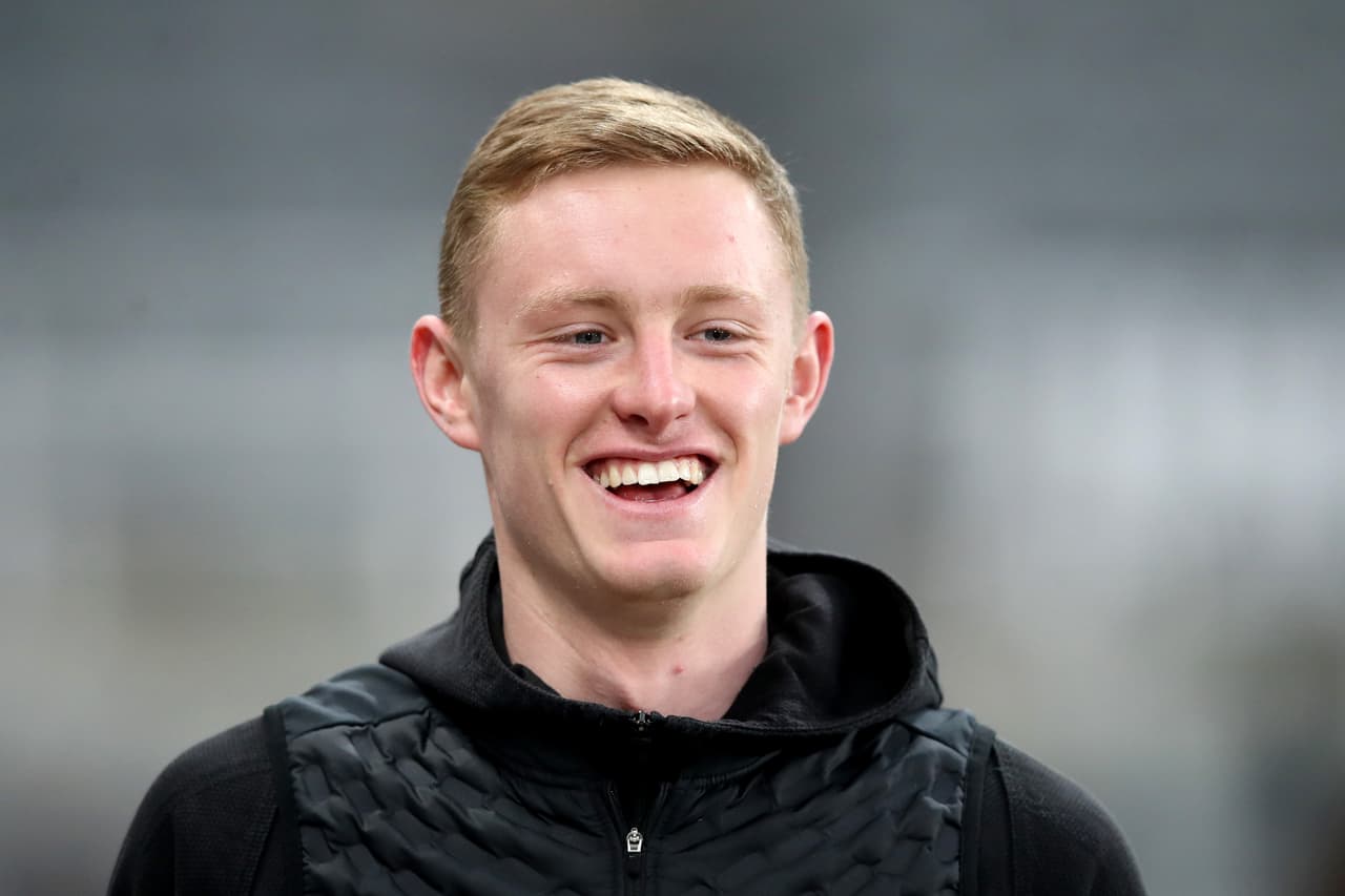 El joven Sean Longstaff está cada vez más cerca de salir del Newcastle United para jugar con el Manchester United. En Inglaterra es una transferencia casi confirmada.