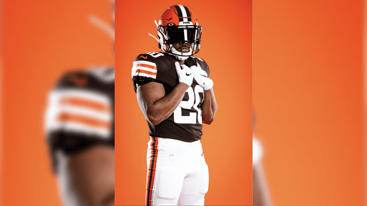 Así luce la nueva imagen de los Browns, con algunos ajustes en las combinaciones y cambio de tipografía de los números.