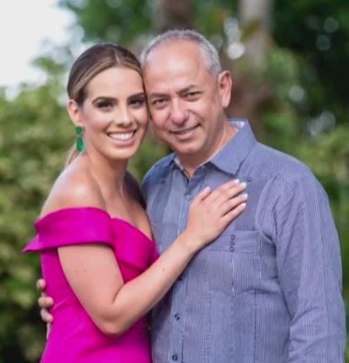 La experta en moda de Despierta América ha pasado bellos momentos con su padre, incluyendo el día de su boda civil hace tres años.