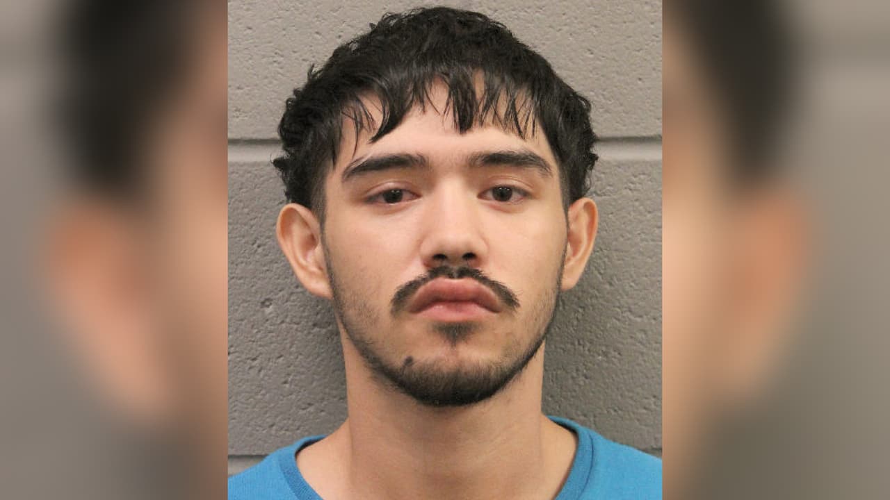 Arrestan a un joven que admitió haber matado al novio de su madre en Houston tras una discusión